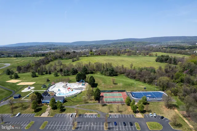 $698,000 | 13829 Mountain Road, Lovettsville, VA 20180