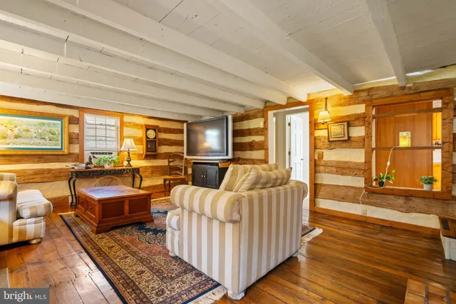 $698,000 | 13829 Mountain Road, Lovettsville, VA 20180