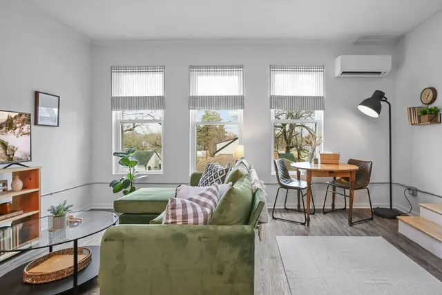 $2,200 | 4405 North Morgan Avenue, Unit 2, Minneapolis, MN 55412