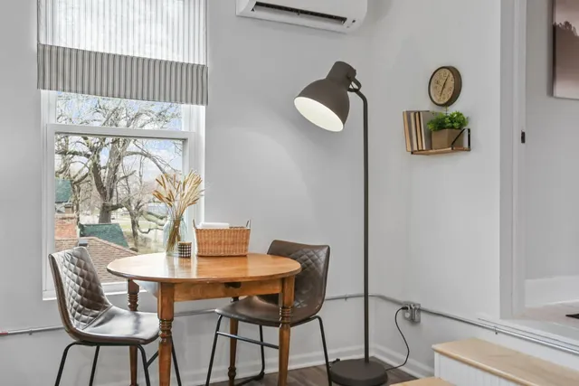 $2,200 | 4405 North Morgan Avenue, Unit 2, Minneapolis, MN 55412