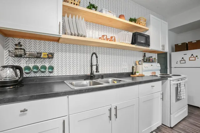 $2,200 | 4405 North Morgan Avenue, Unit 2, Minneapolis, MN 55412