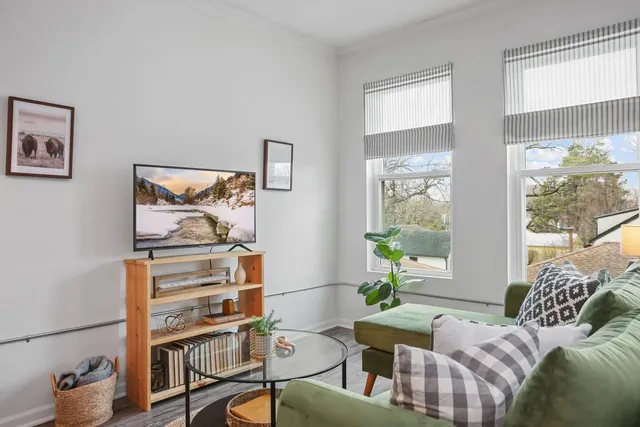 $2,200 | 4405 North Morgan Avenue, Unit 2, Minneapolis, MN 55412