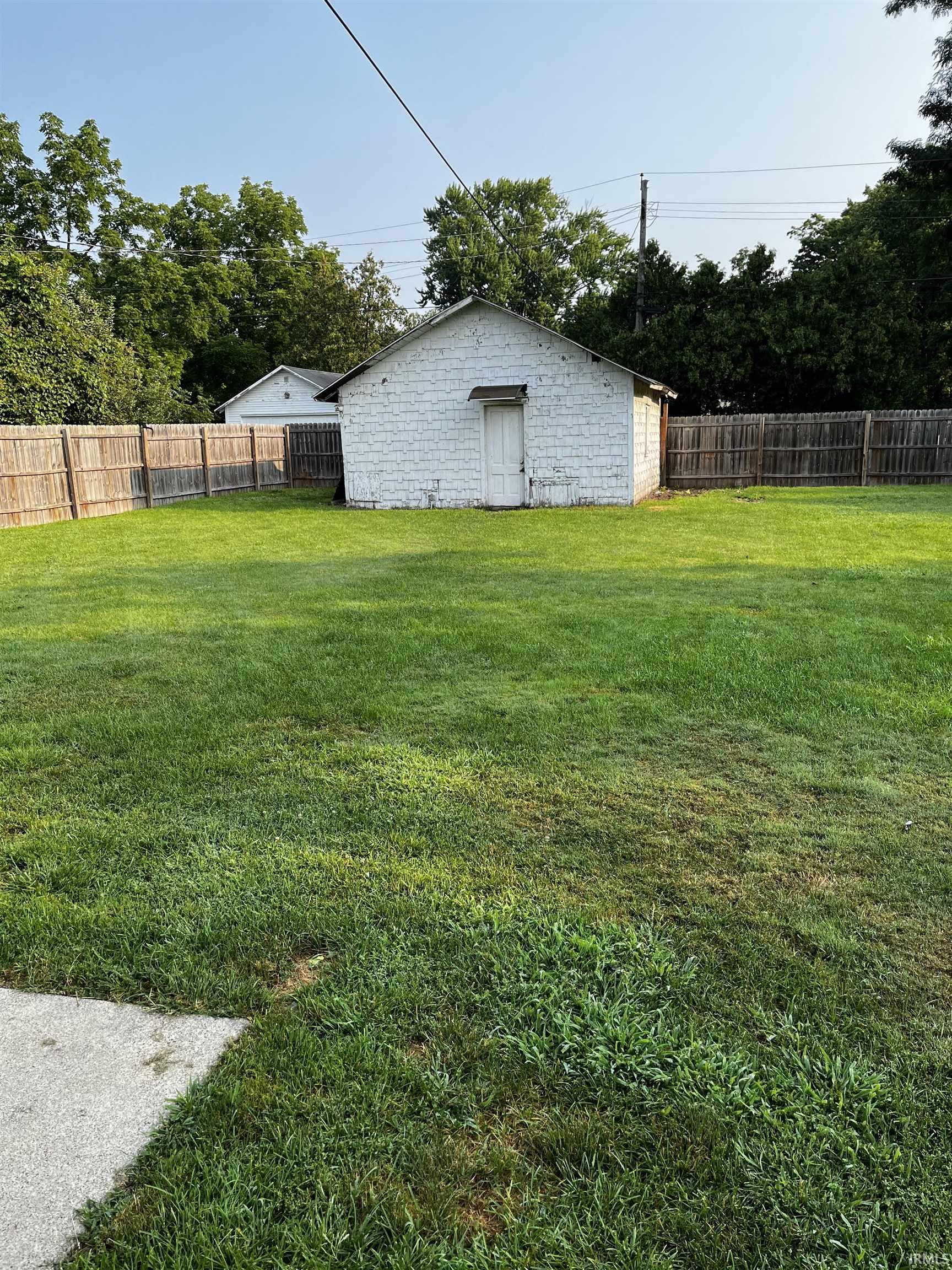 1004 Center Street Elkhart, IN 46516 - Photo 3 of 31
