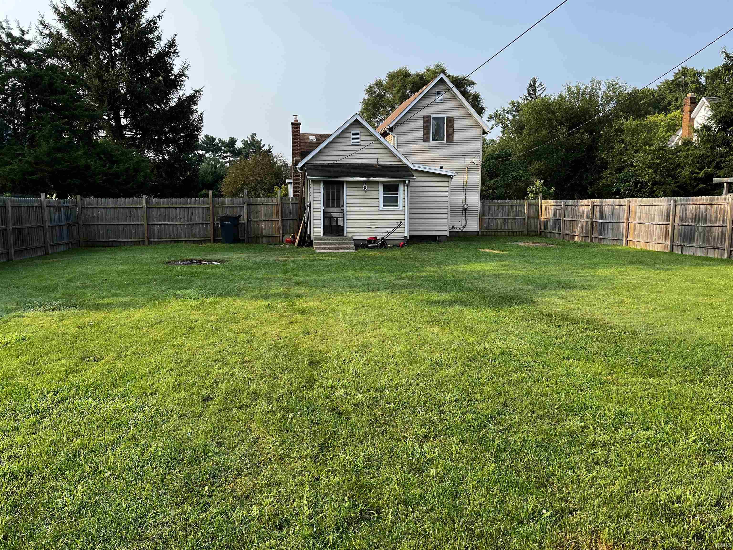 1004 Center Street Elkhart, IN 46516 - Photo 4 of 31