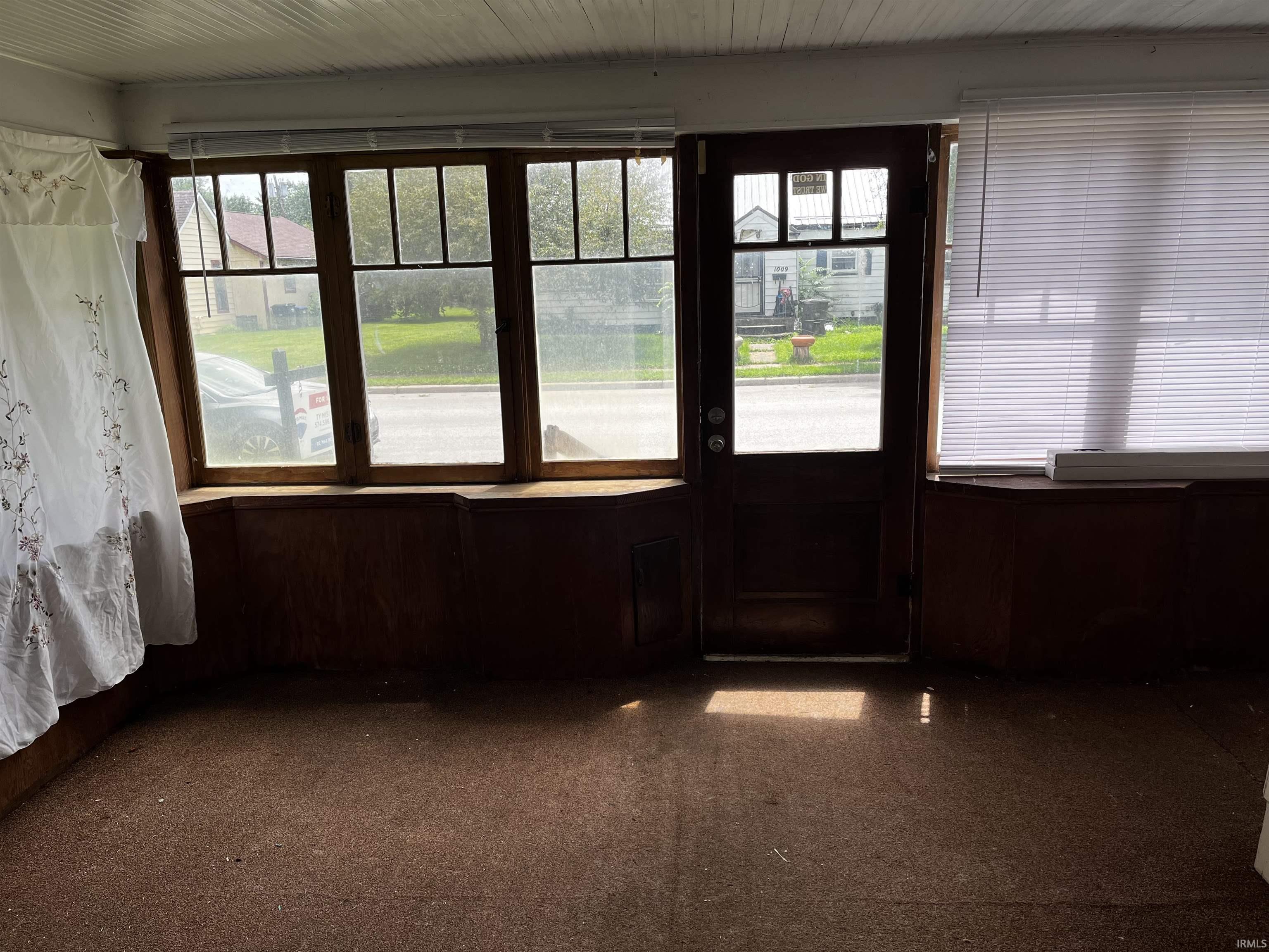 1004 Center Street Elkhart, IN 46516 - Photo 5 of 31