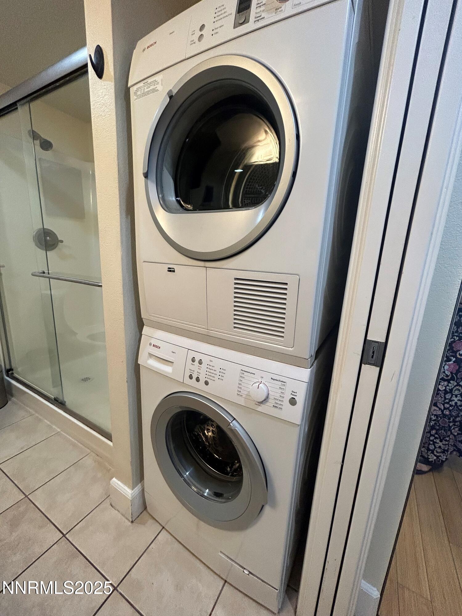 450 North Arlington Avenue, Unit 606 Reno, NV 89503 - Photo 12 of 14 4Bath 1 WD