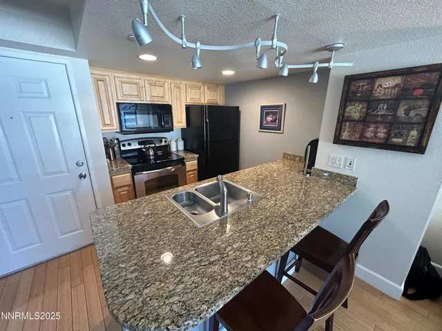 $1,595 | 450 North Arlington Avenue, Unit 606, Reno, NV 89503