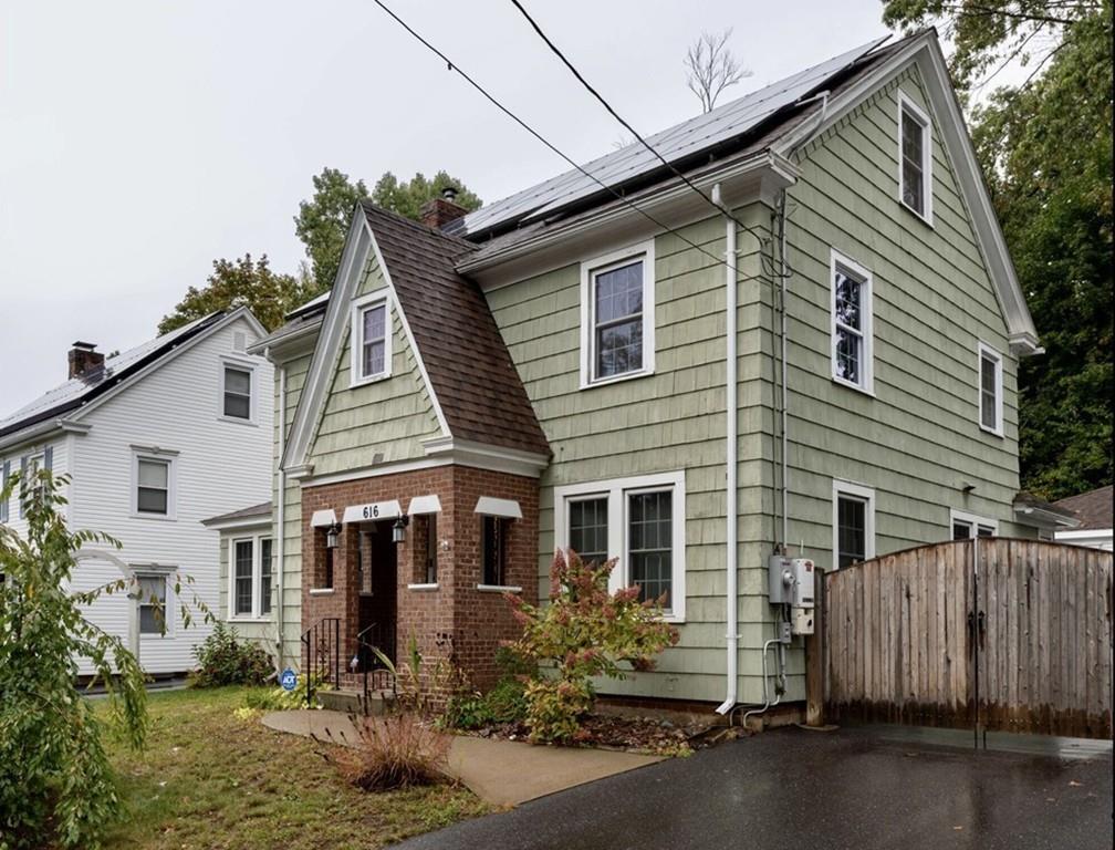 616 Alden Street Springfield, MA 01109 - Photo 3 of 36 Gallery Image 3