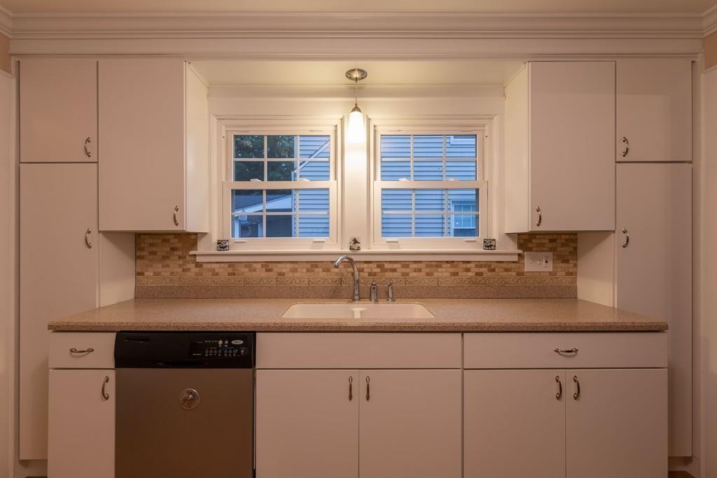 616 Alden Street Springfield, MA 01109 - Photo 5 of 36 Gallery Image 5