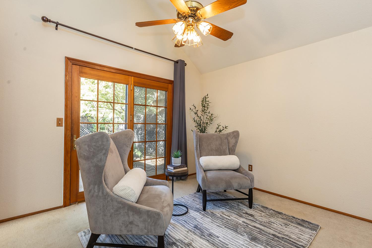 3913 Cougar Place Modesto, CA 95356 - Photo 8 of 40 a living room with furniture and a window