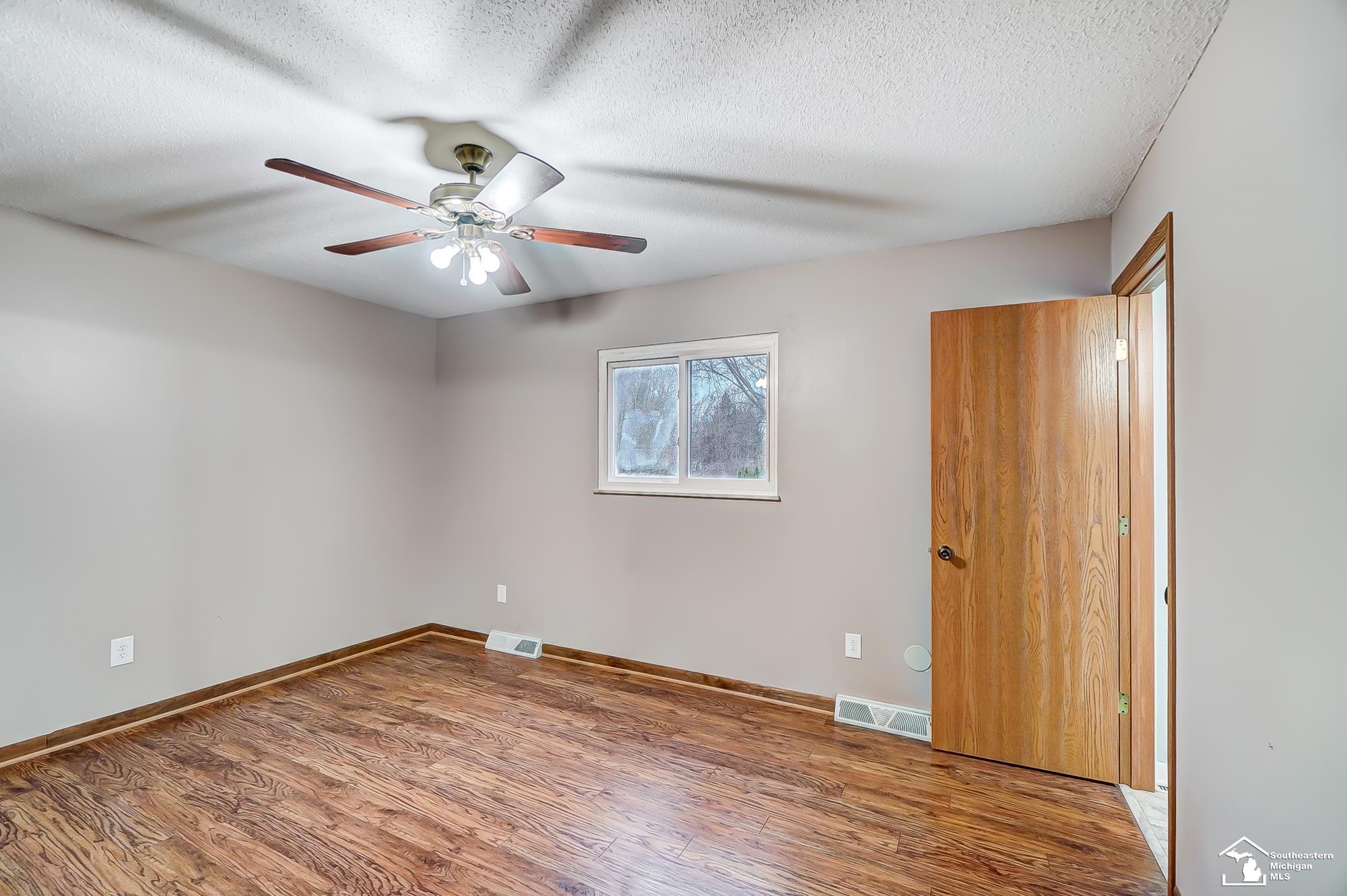 3116 Smith Road Lambertville, MI 48144 - Photo 19 of 49 Gallery Image 19