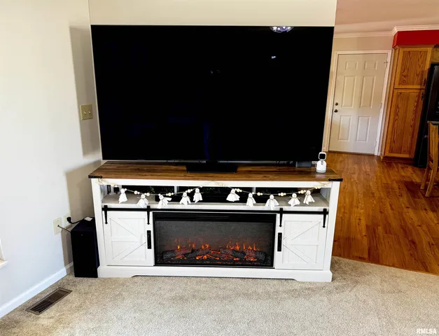 $259,500 | 612 East 12th Street, Flora, IL 62839