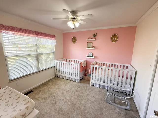 $259,500 | 612 East 12th Street, Flora, IL 62839