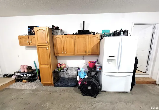 $259,500 | 612 East 12th Street, Flora, IL 62839