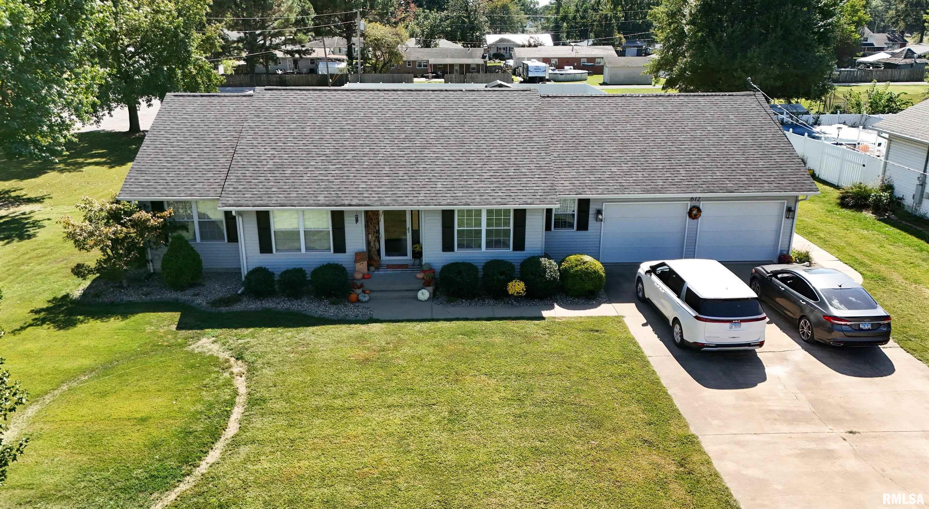 612 East 12th Street Flora, IL 62839 - Photo 7 of 98