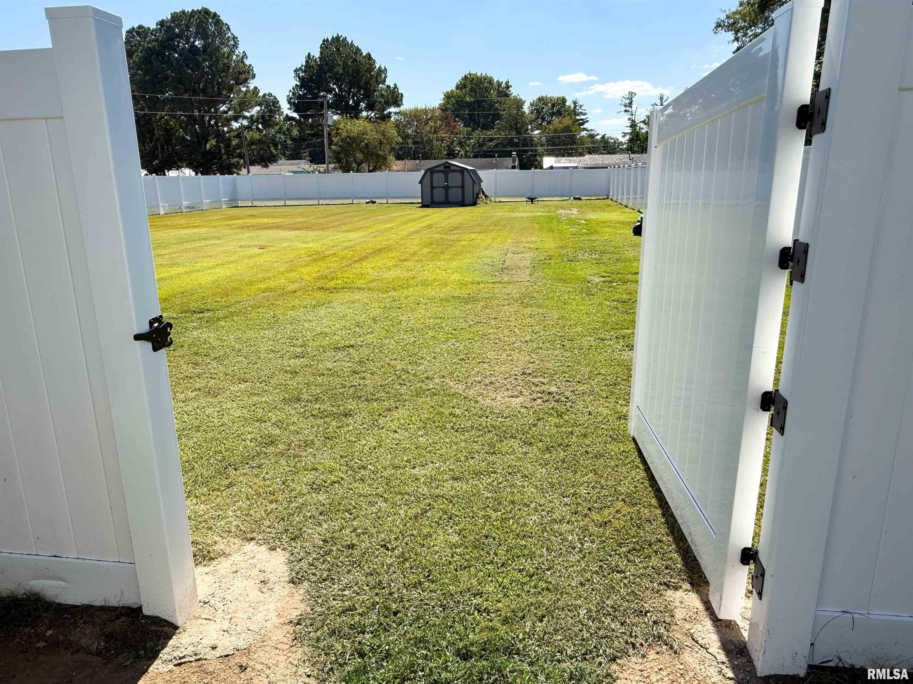 612 East 12th Street Flora, IL 62839 - Photo 82 of 98