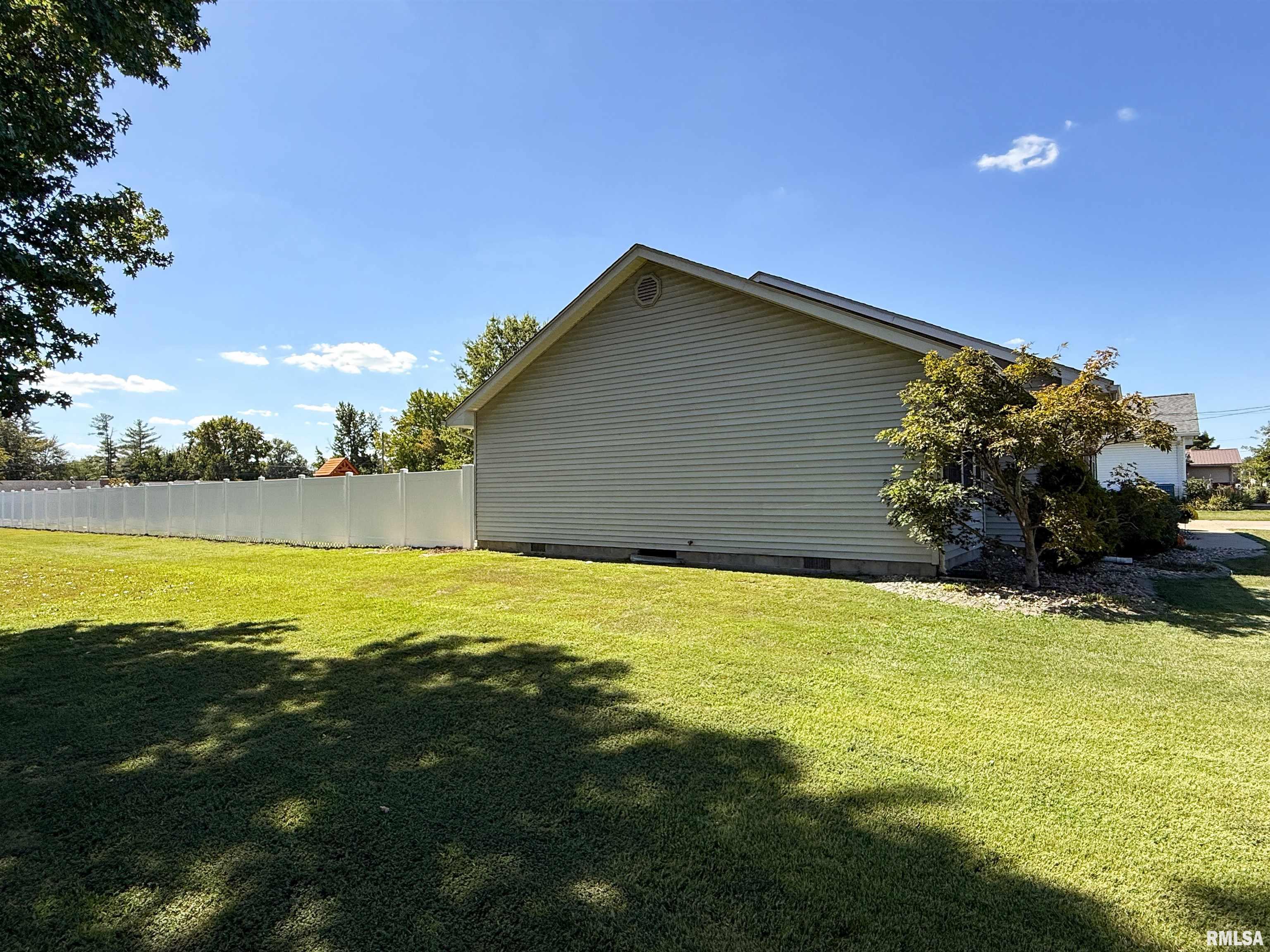 612 East 12th Street Flora, IL 62839 - Photo 94 of 98