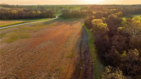 $794,500 | Williams Road, Dearborn, MO 64439