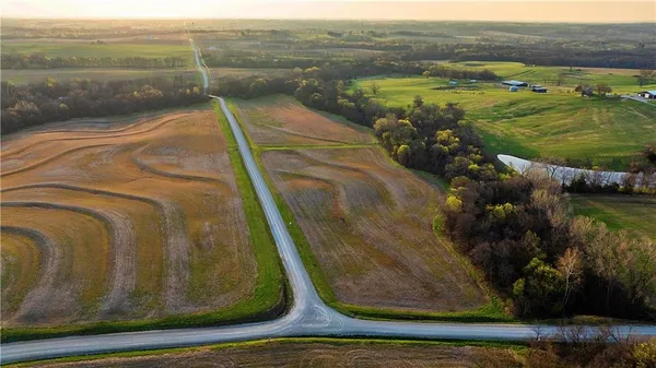 $794,500 | Williams Road, Dearborn, MO 64439