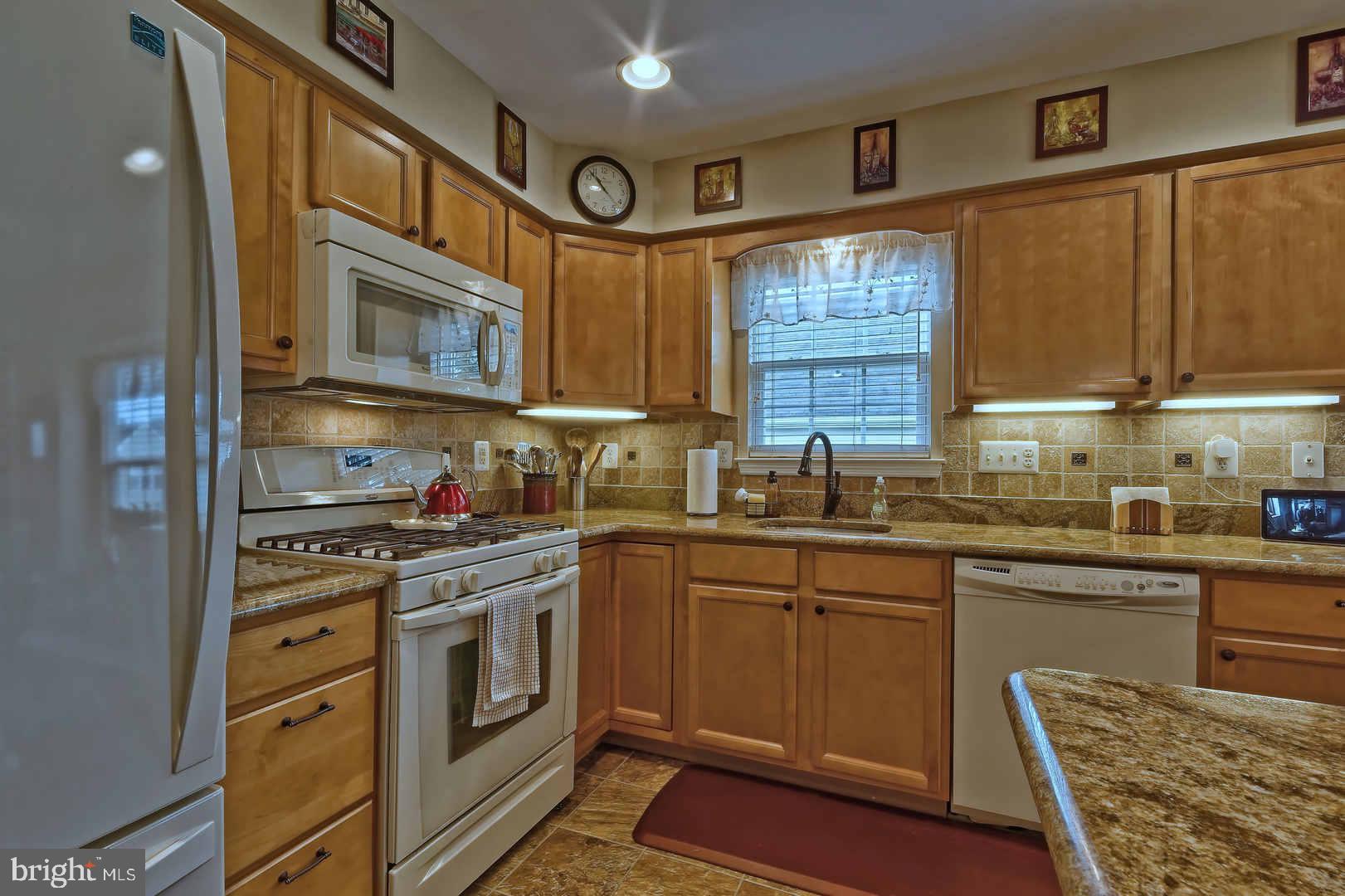 16 Eagle Ridge Drive Mantua, NJ 08051 - Photo 9 of 24 Appliances included.