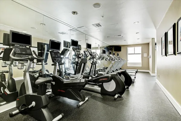$2,100 | 3505 Sage Road, Unit 1106, Houston, TX 77056