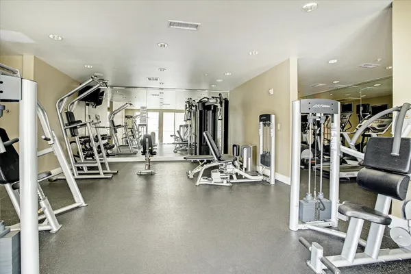 $2,100 | 3505 Sage Road, Unit 1106, Houston, TX 77056