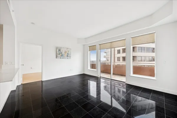 $2,100 | 3505 Sage Road, Unit 1106, Houston, TX 77056