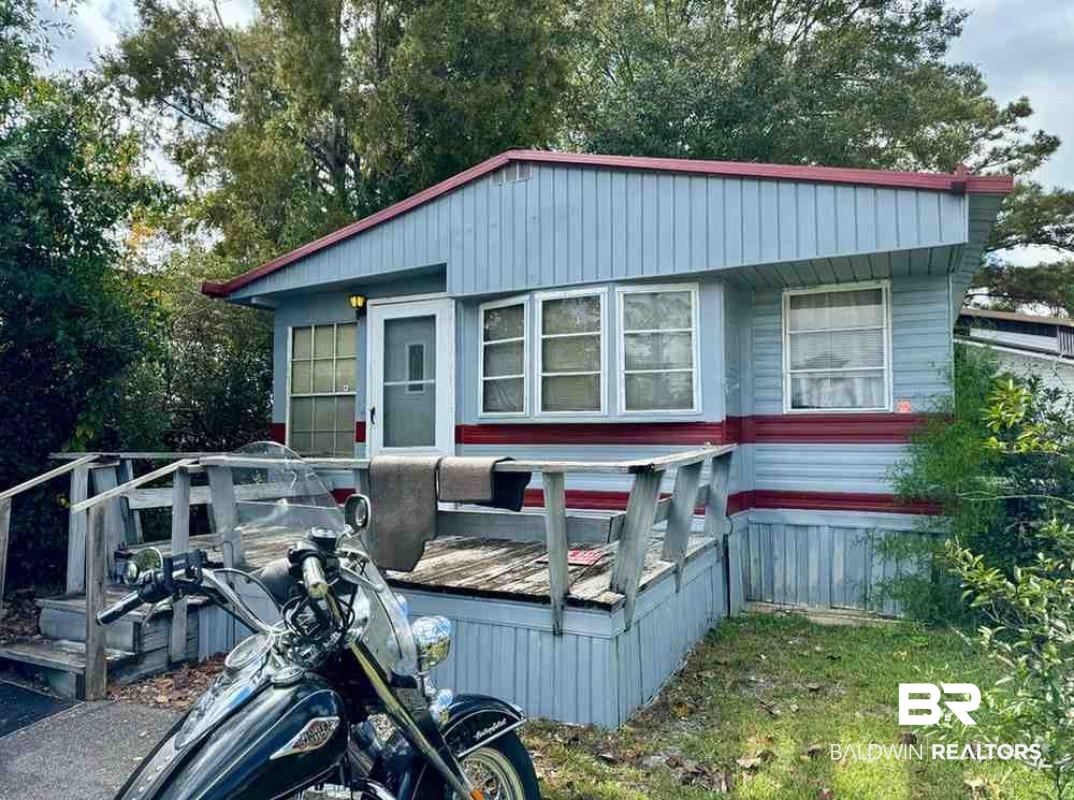 678 Escambia Loop Lillian, AL 36549 - Photo 1 of 11