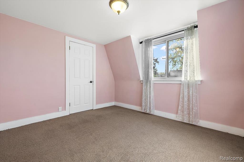 5815 Chicago Road Warren, MI 48092 - Photo 33 of 47
