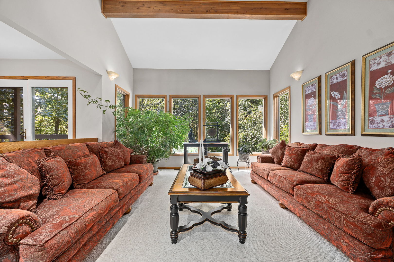 20 Geneva Court Crete, IL 60417 - Photo 10 of 34 a living room with furniture and a large window