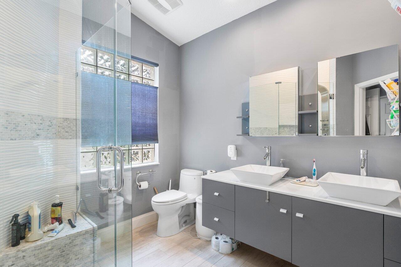 17286 Antigua Point Way Boca Raton, FL 33487 - Photo 13 of 36 018-17286AntiguaPointWay-BocaRaton-FL-33