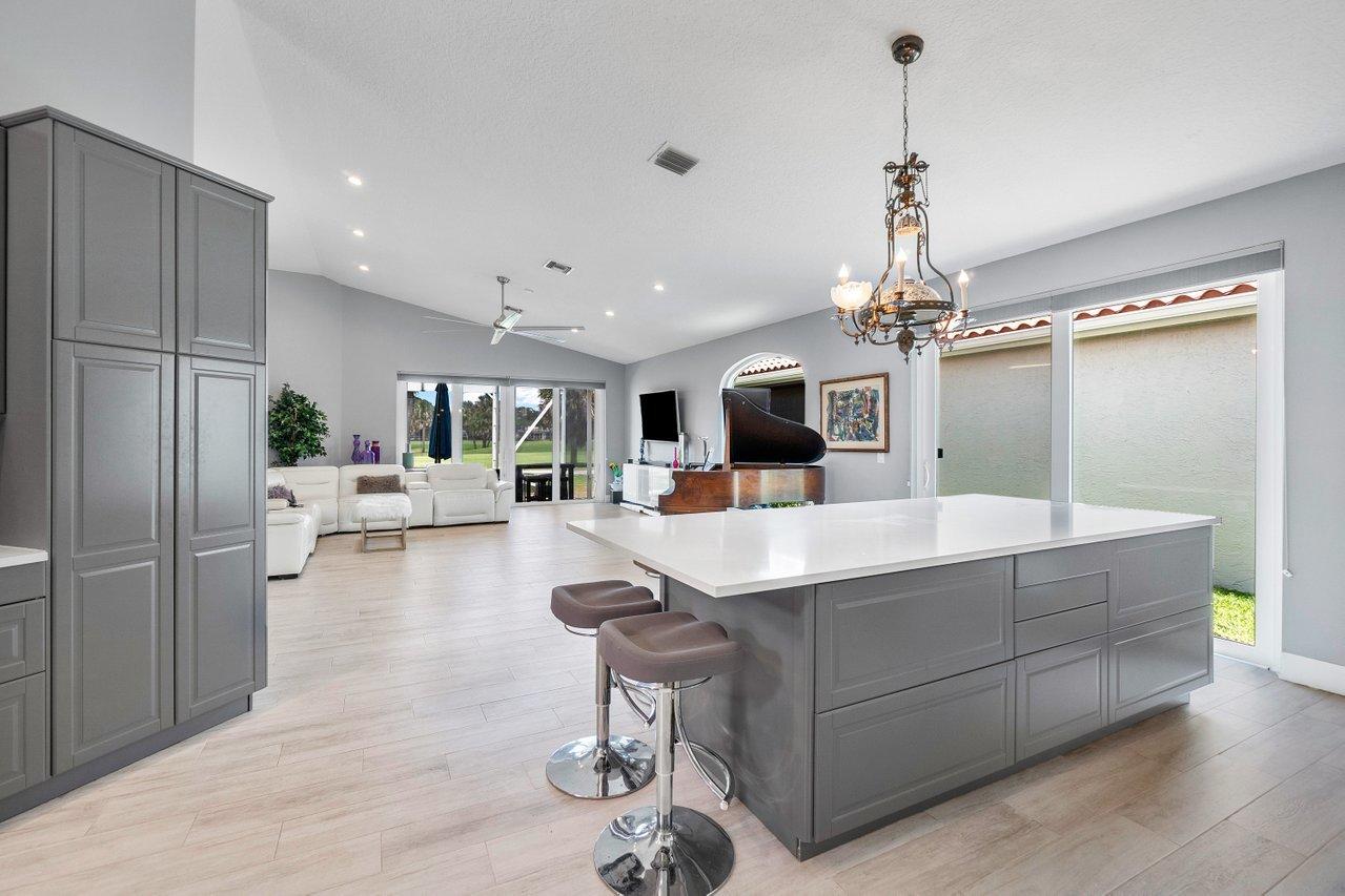 17286 Antigua Point Way Boca Raton, FL 33487 - Photo 7 of 36 010-17286AntiguaPointWay-BocaRaton-FL-33