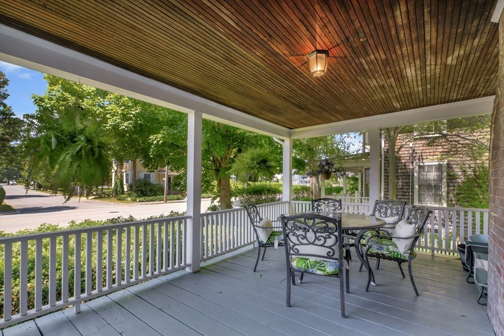 47 Locust Street Marblehead, MA 01945 - Photo 17 of 35 Gallery Image 17