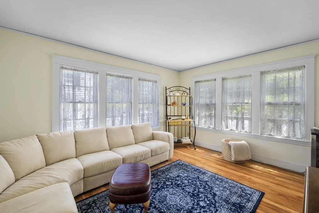 47 Locust Street Marblehead, MA 01945 - Photo 20 of 35 Gallery Image 20