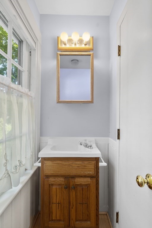 47 Locust Street Marblehead, MA 01945 - Photo 27 of 35 Gallery Image 27