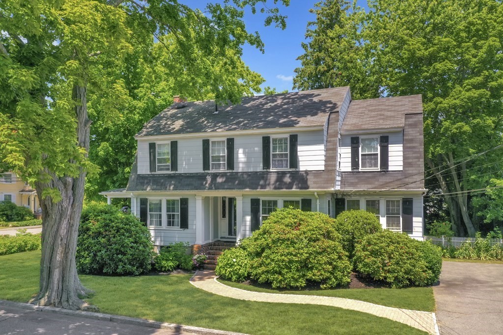 47 Locust Street Marblehead, MA 01945 - Photo 3 of 35 Gallery Image 3