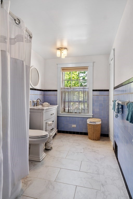 47 Locust Street Marblehead, MA 01945 - Photo 33 of 35 Gallery Image 33