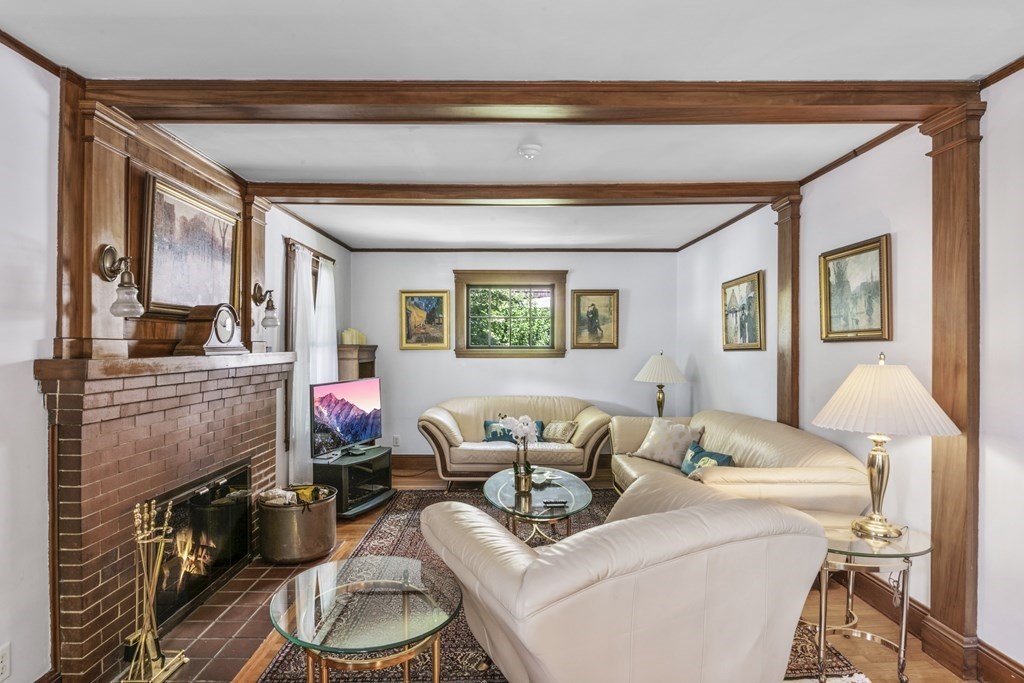 47 Locust Street Marblehead, MA 01945 - Photo 10 of 35 Gallery Image 10