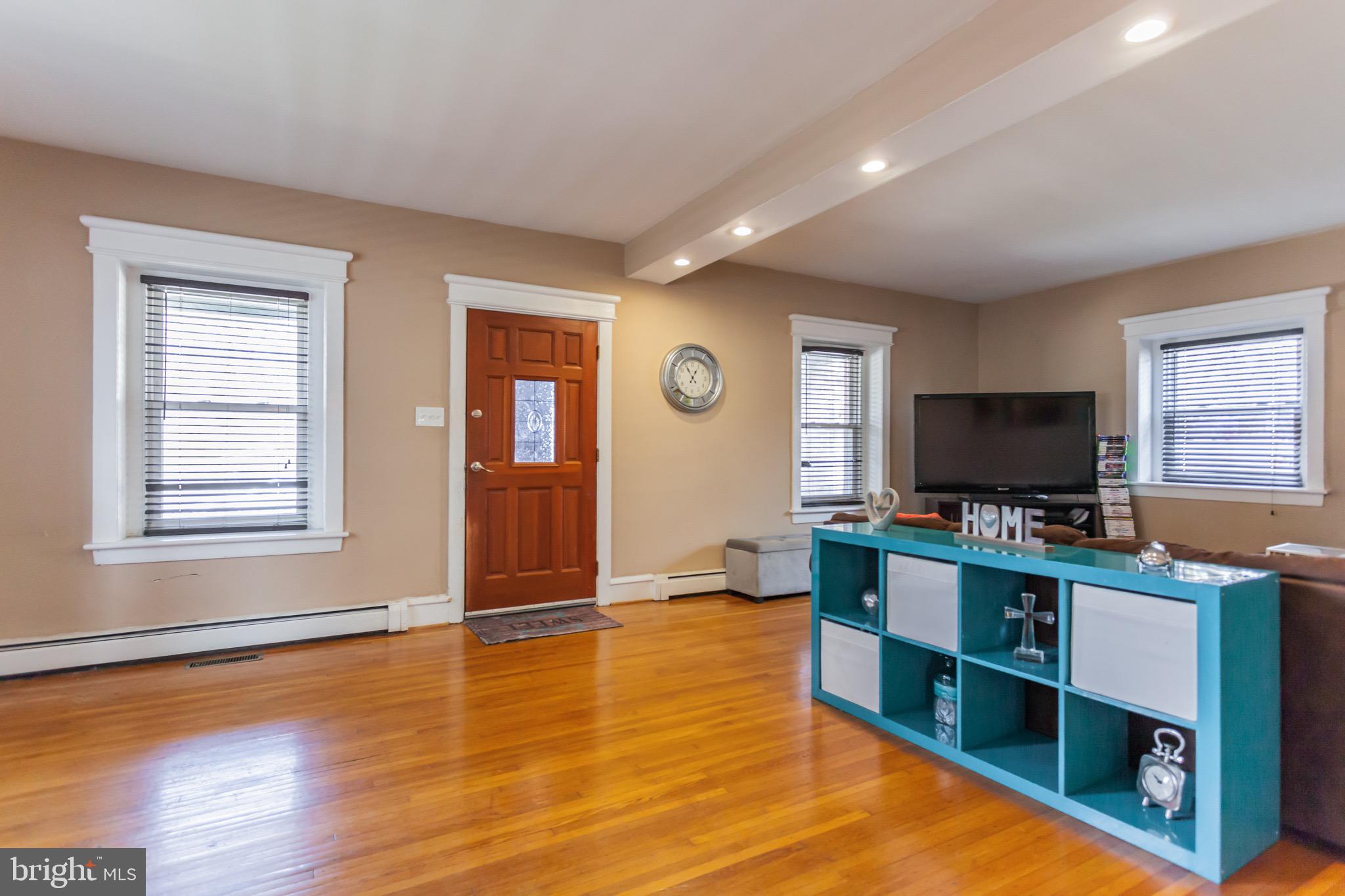 443 Harmon Road Philadelphia, PA 19128 - Photo 3 of 24 Gallery Image 3