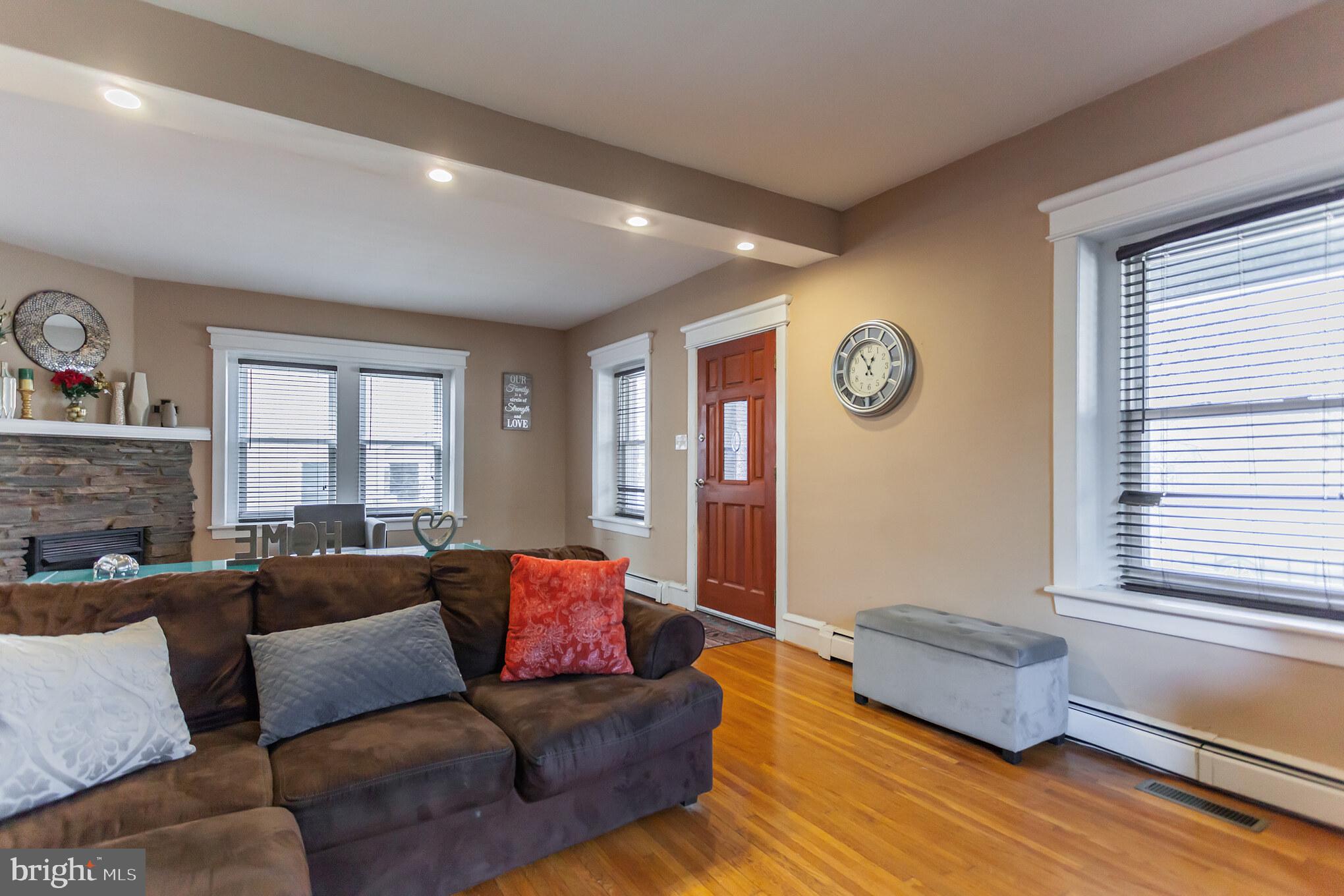443 Harmon Road Philadelphia, PA 19128 - Photo 4 of 24 Gallery Image 4