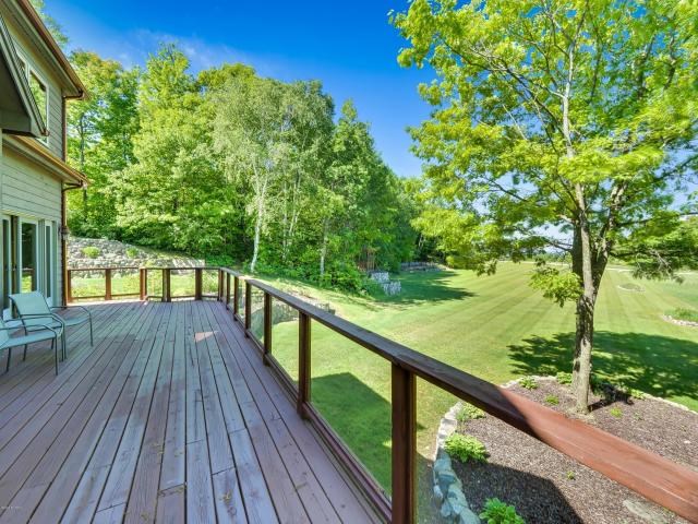 9620 Emerald Ridge Onekama, MI 49675 - Photo 45 of 54 1875662-44.JPG