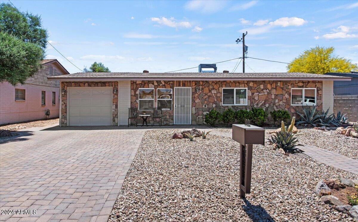 1001 West Picadilly Road Phoenix, AZ 85013 - Photo 1 of 25 01-1001 W Picadilly Rd 24