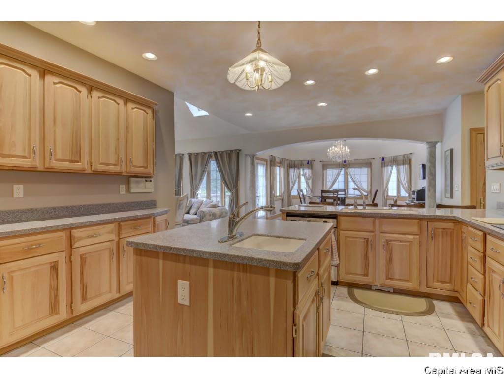 5101 Blackwolf Road Springfield, IL 62711 - Photo 15 of 32