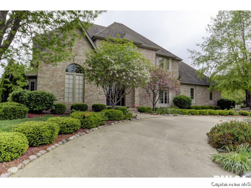 5101 Blackwolf Road Springfield, IL 62711 - Photo 2 of 32