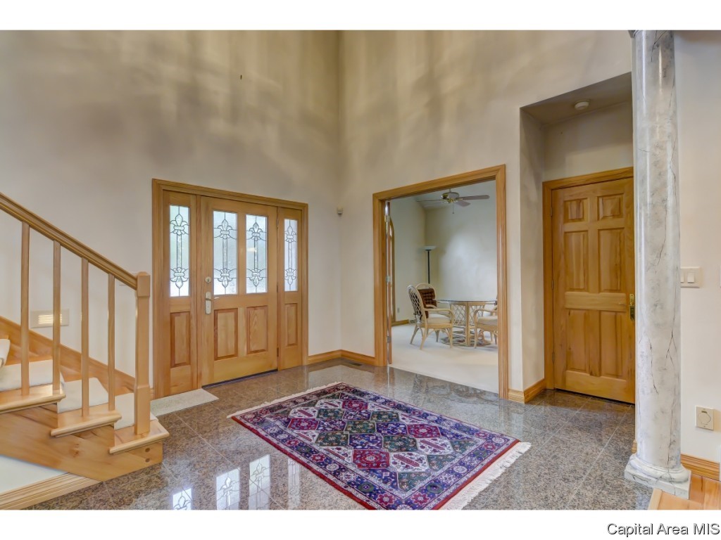 5101 Blackwolf Road Springfield, IL 62711 - Photo 3 of 32