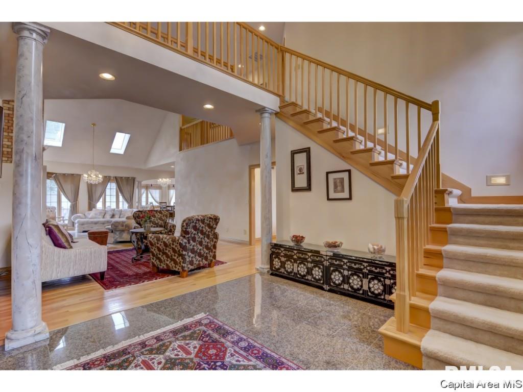 5101 Blackwolf Road Springfield, IL 62711 - Photo 4 of 32