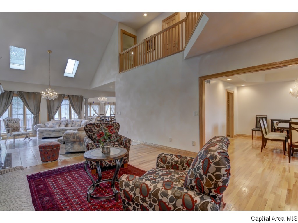 5101 Blackwolf Road Springfield, IL 62711 - Photo 7 of 32