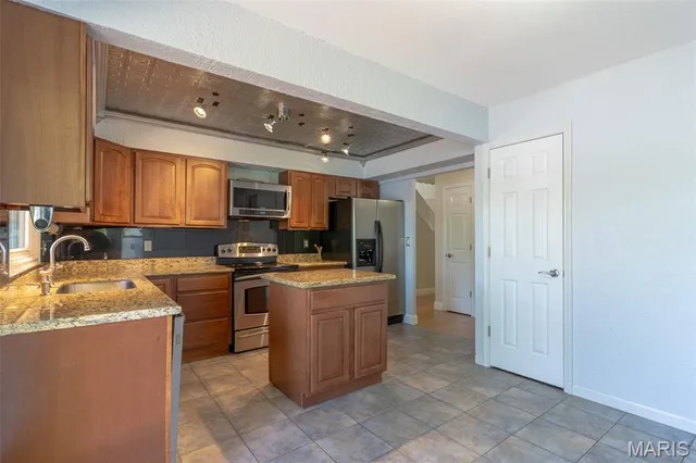 $4,500 | 202 Dauphine Drive, Lake St. Louis, MO 63367