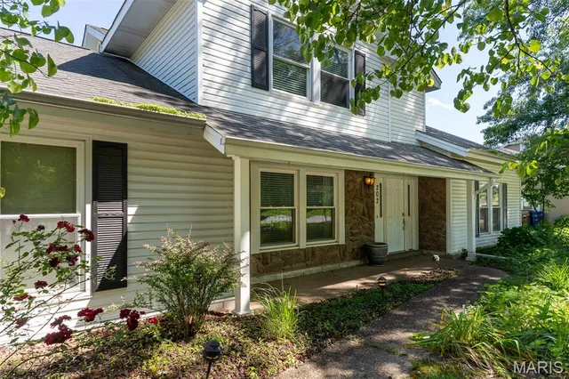 $4,500 | 202 Dauphine Drive, Lake St. Louis, MO 63367