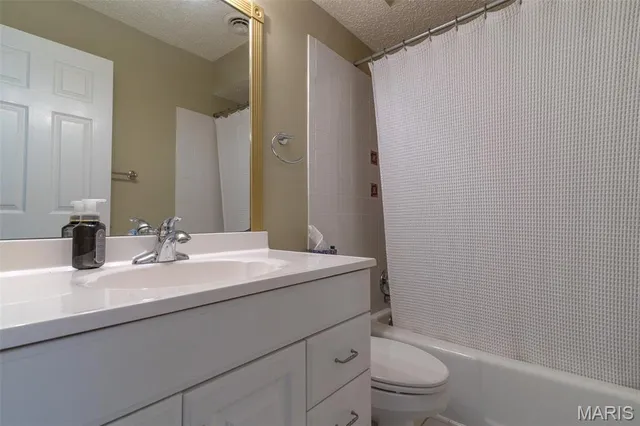 $4,500 | 202 Dauphine Drive, Lake St. Louis, MO 63367